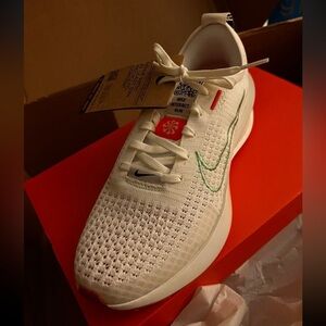 Nike women’s sneakers